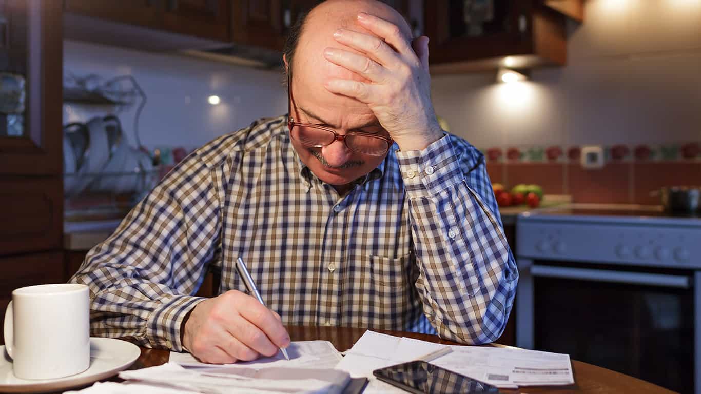 10 Reasons People Go into Debt