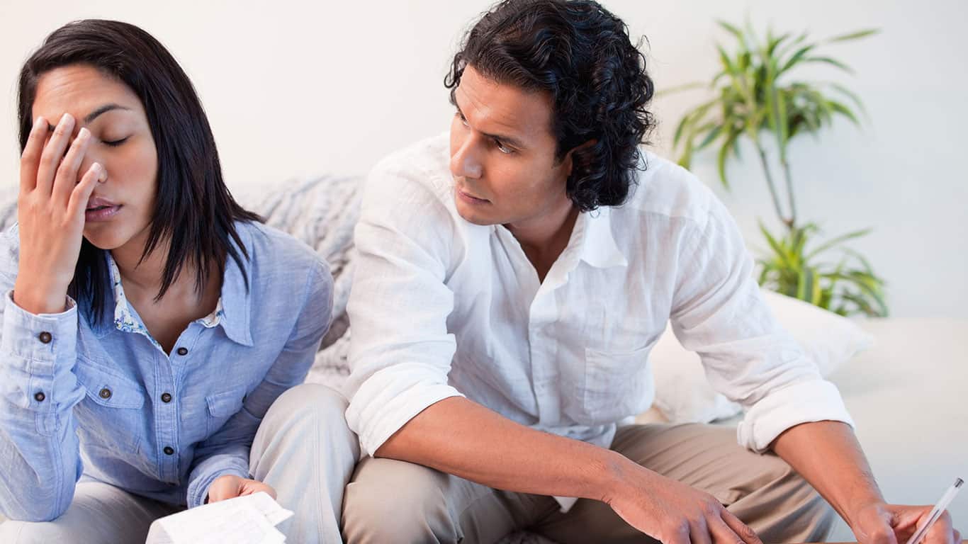 Dating and Debt: How and When to Talk About Debt in a Relationship