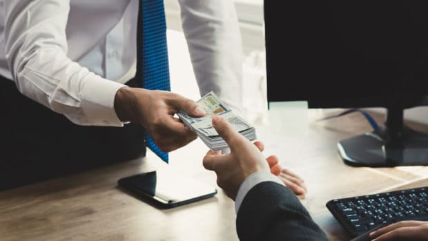 5 Things to Consider Before Borrowing Money from Family and Friends