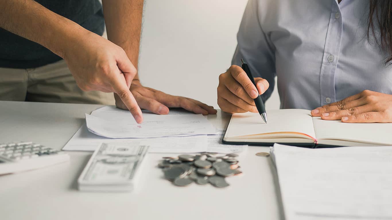 How to Use Arbitrage Sources to Save Money on Debts