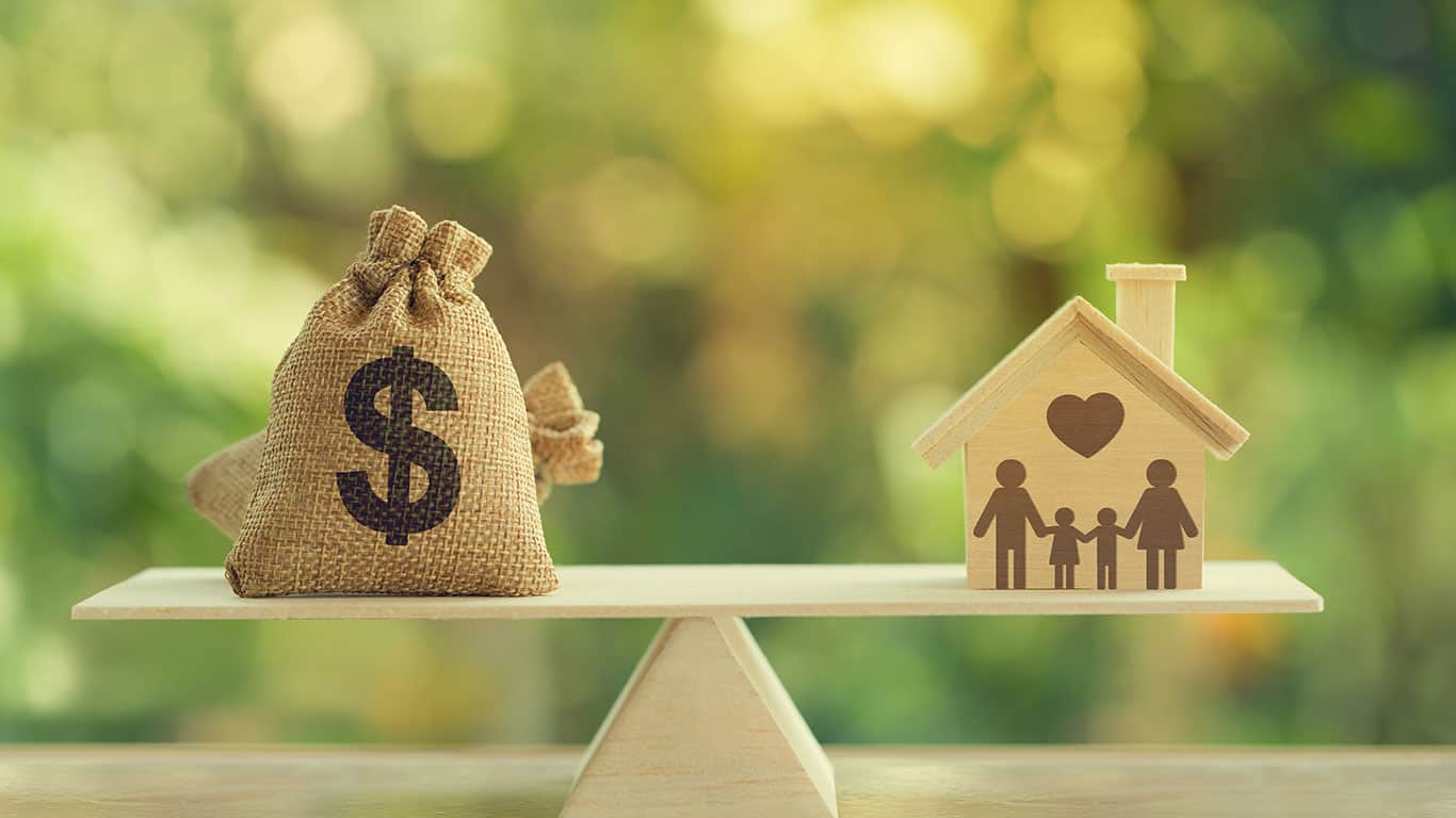 House mortgage and family financial management