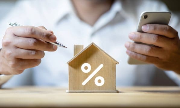 fixed rate mortgage; little house with percentage symbol on it