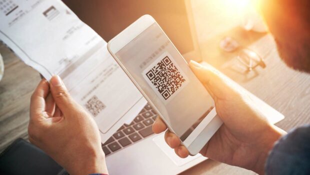 Scanning Two-Dimensional Code with Mobile Phone