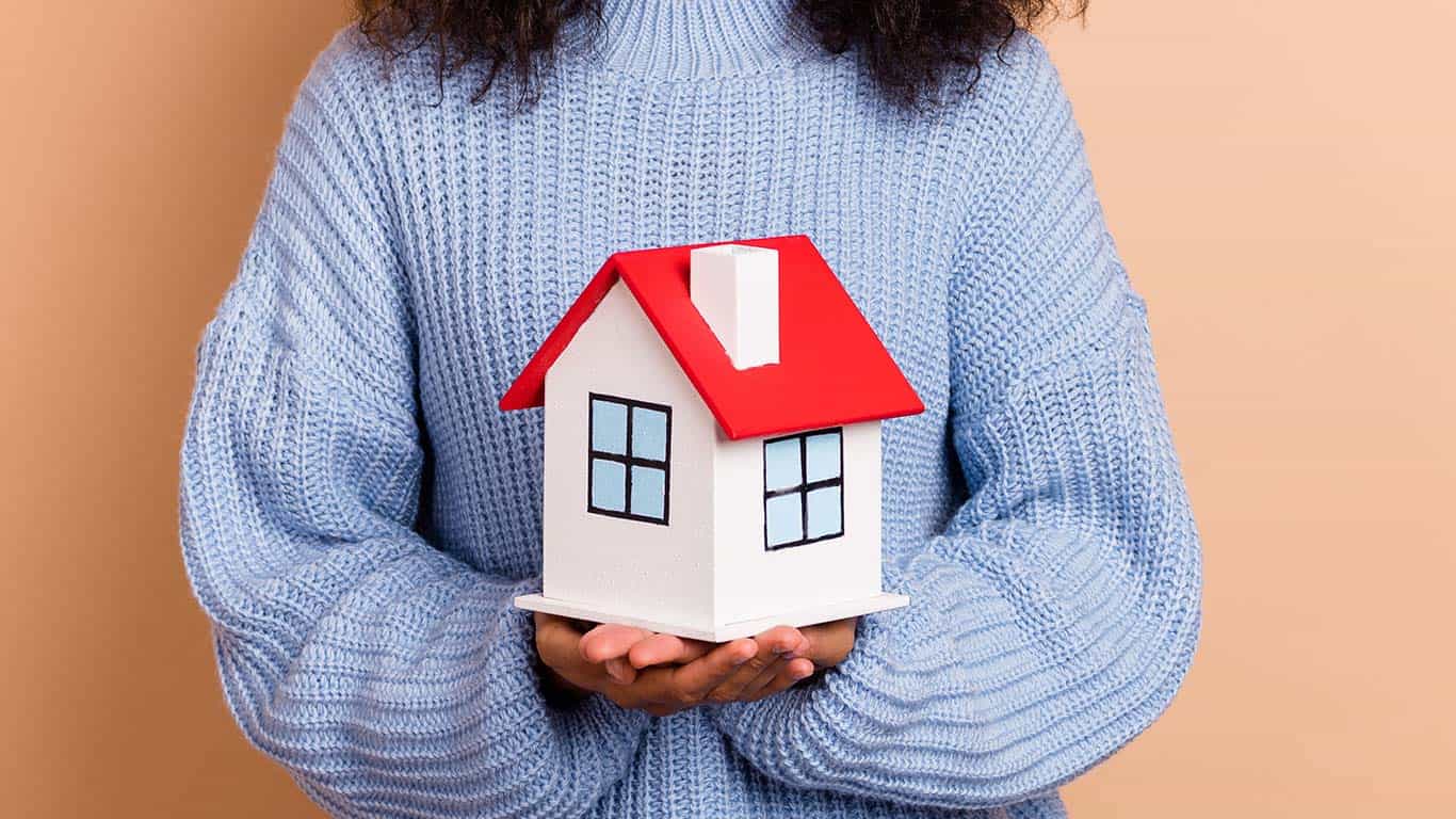 5 Tips for Buying a House With Student Loan Debt