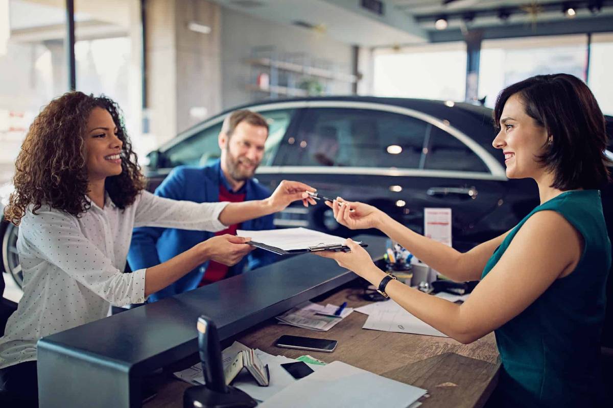 Does Leasing a vehicle hurt your credit